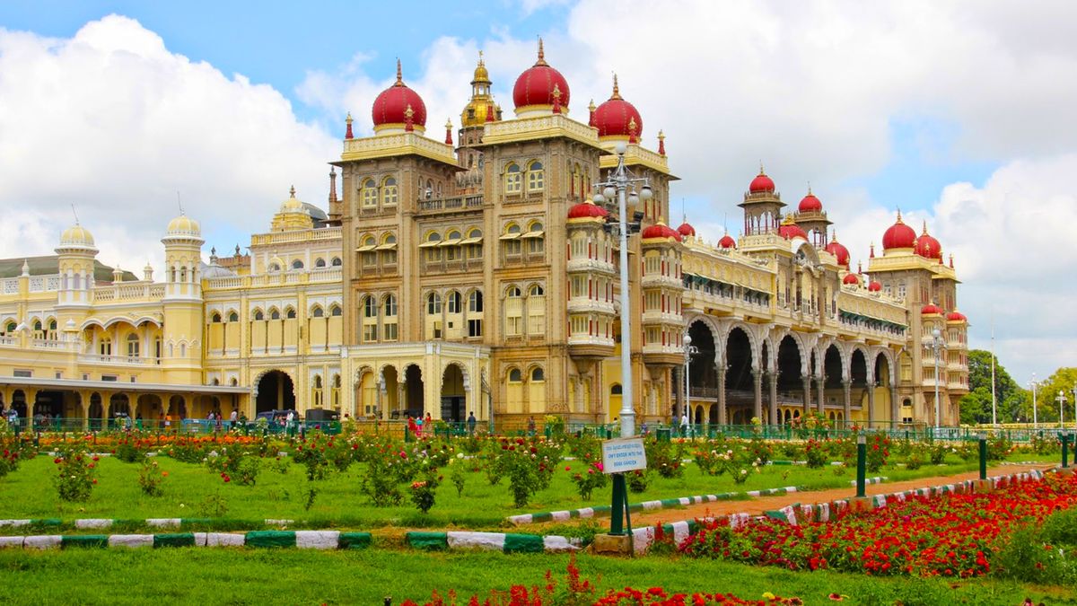 Karnataka Tour from Madurai - GR Tours & Travels