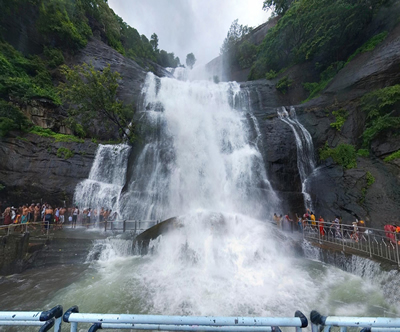 Best Travels in Madurai, Best Tour travel in Madurai, Taxi in Madurai,Car Hire in Madurai, Call Taxi in Madurai, Best Tour Operator in Madurai,Travels in Madurai,Online Cab Booking in Madurai,Car rental in Madurai