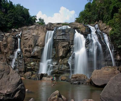 Best Travels in Madurai, Best Tour travel in Madurai, Taxi in Madurai,Car Hire in Madurai, Call Taxi in Madurai, Best Tour Operator in Madurai,Travels in Madurai,Online Cab Booking in Madurai,Car rental in Madurai