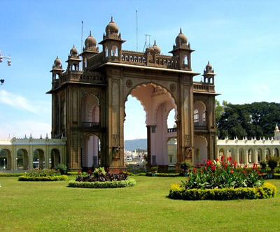 Best Travels in Madurai, Best Tour travel in Madurai, Taxi in Madurai,Car Hire in Madurai, Call Taxi in Madurai, Best Tour Operator in Madurai,Travels in Madurai,Online Cab Booking in Madurai,Car rental in Madurai