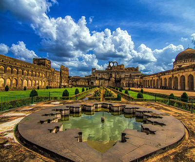 Best Travels in Madurai, Best Tour travel in Madurai, Taxi in Madurai,Car Hire in Madurai, Call Taxi in Madurai, Best Tour Operator in Madurai,Travels in Madurai,Online Cab Booking in Madurai,Car rental in Madurai