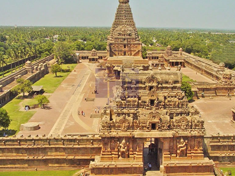 Taxi services for Madurai to thekkady tour, Best Car rental services for local travels, Best car rental for Madurai to Kerala tours