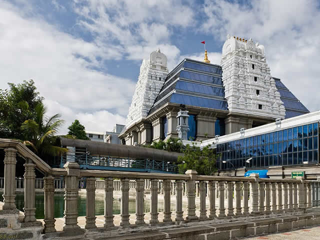 Best cars in Madurai, Best call taxis in Madurai, Best car travels in Madurai, Car rental service in Madurai.